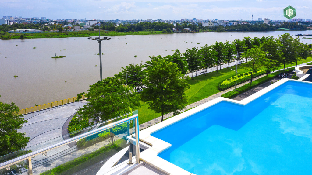 Hồ bơi nước nóng Jacuzzi rooftop tại Dinh thự Van Phuc Mansion - Van Phuc City